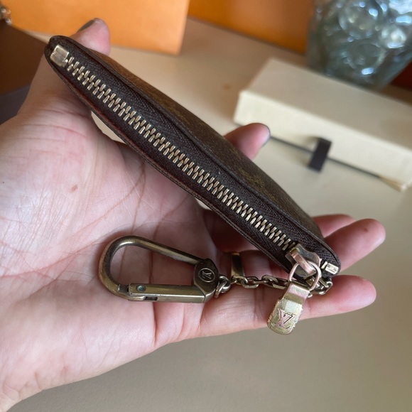 Authentic Louis Vuitton coins purse 👜🤎❤️🤎🤎🤎💛 - Picture 8 of 13